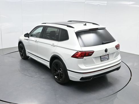 Used 2023 Volkswagen Tiguan SE R-Line FWD image 39