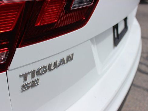 Used 2019 Volkswagen Tiguan SE w/ Panoramic Sunroof Package AWD/4WD image 3