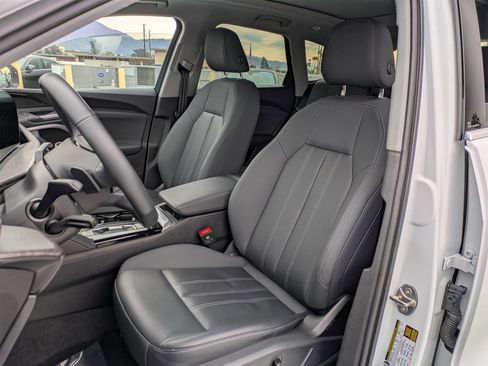 Used 2025 Audi Q5 2.0T Premium w/ Convenience Package image 30