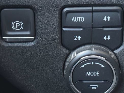 Used 2024 Chevrolet Silverado 2500 LTZ AWD/4WD image 34
