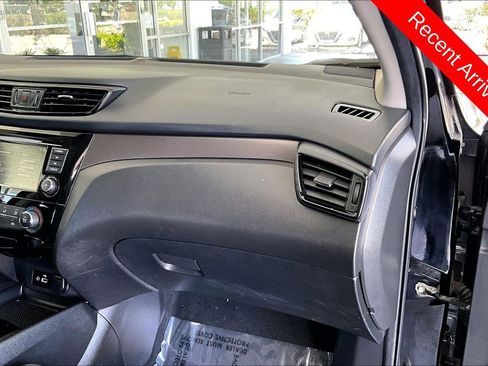 Used 2019 Nissan Rogue Sport S FWD image 26