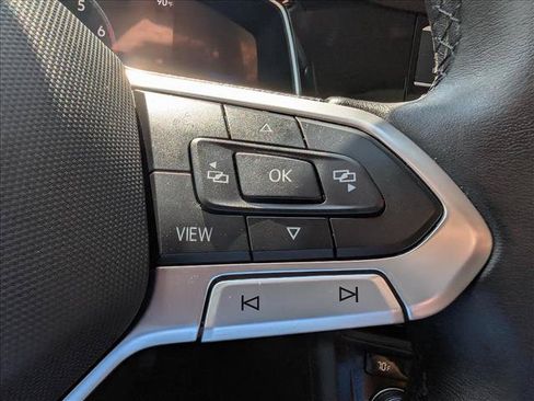 Certified 2024 Volkswagen Jetta SE w/ Panoramic Sunroof Package FWD image 30