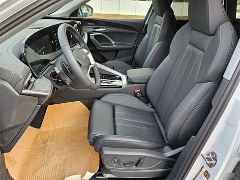 Used 2025 Audi Q5 Premium Plus image 8