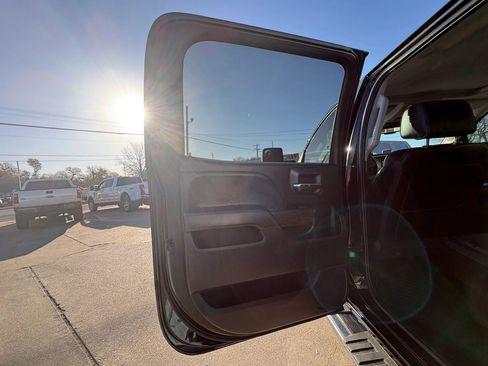 Used 2019 GMC Sierra 3500 Denali w/ Duramax Plus Package image 13