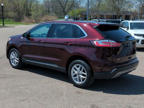 Used 2023 Ford Edge SEL w/ Convenience Package AWD/4WD image 6