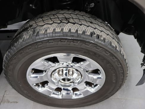 Used 2023 Ford F350 Lariat w/ Chrome Package AWD/4WD image 3