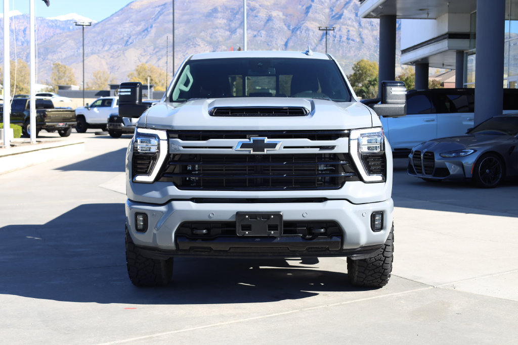 Used 2024 Chevrolet Silverado 3500 LTZ w/ LTZ Plus Package AWD/4WD image 9