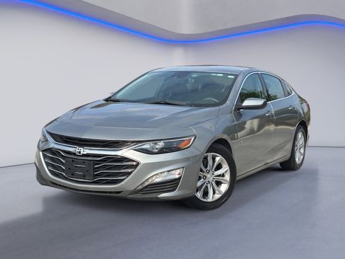 Used 2023 Chevrolet Malibu LT image 2