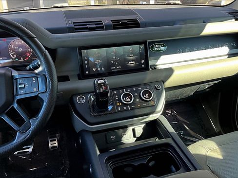 Used 2020 Land Rover Defender 110 S image 6