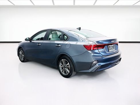 Used 2023 Kia Forte LXS w/ LXS Technology Package FWD image 6