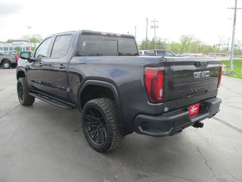 Used 2024 GMC Sierra 1500 AT4 w/ Technology Package image 9