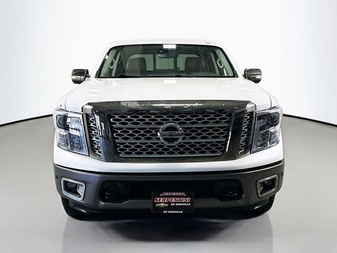 Used 2018 Nissan Titan Platinum Reserve image 4