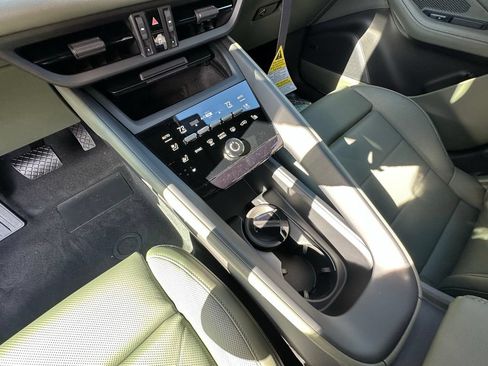 New 2026 Porsche Macan 4 Electric AWD/4WD image 29