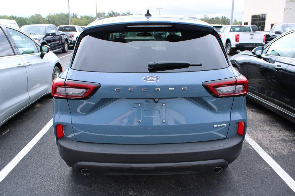 Used 2025 Ford Escape ST-Line Select AWD/4WD image 7