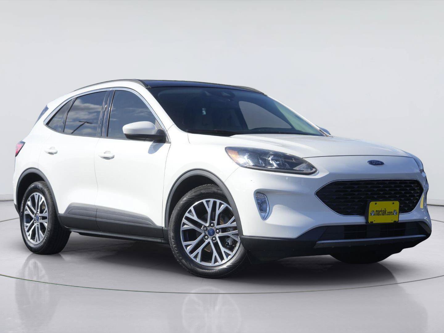 Used 2022 Ford Escape SEL w/ Technology Package FWD image 2