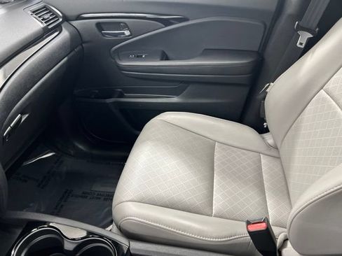 Used 2019 Honda Passport Touring image 18