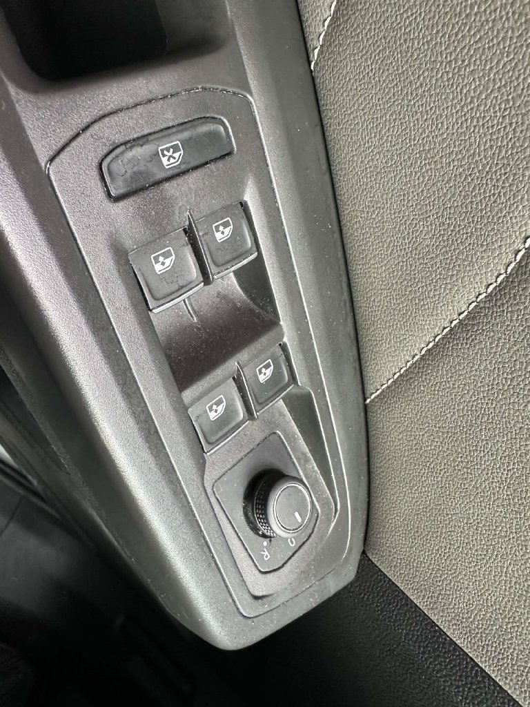 Used 2023 Volkswagen Atlas SEL R-Line AWD/4WD image 34