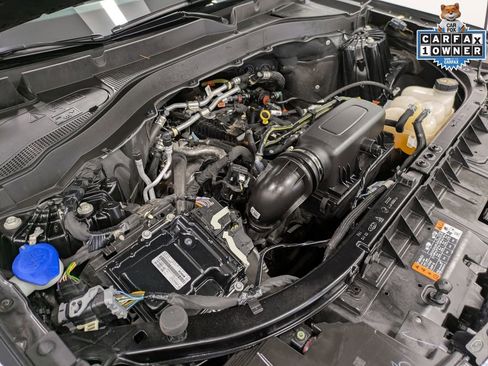 Used 2023 Ford Explorer XLT image 30