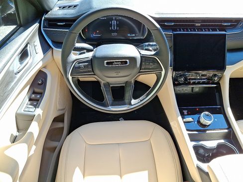 New 2025 Jeep Grand Cherokee Limited w/ Trailer Tow Package image 7