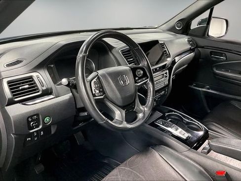 Used 2020 Honda Pilot Black Edition image 18