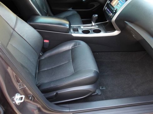 Used 2014 Nissan Altima 2.5 SL w/ Moonroof Package FWD image 8