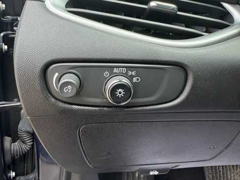 Used 2022 Chevrolet Malibu LT image 10