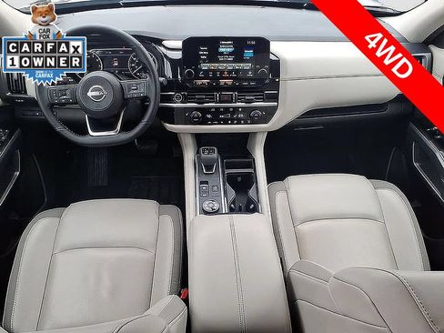 Used 2023 Nissan Pathfinder SL AWD/4WD image 22