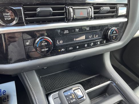 Used 2025 Nissan Pathfinder SV AWD/4WD image 25