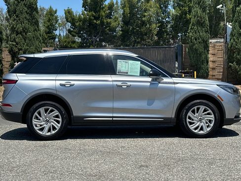 Used 2022 Lincoln Corsair FWD image 3