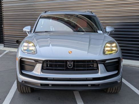 New 2026 Porsche Macan image 6