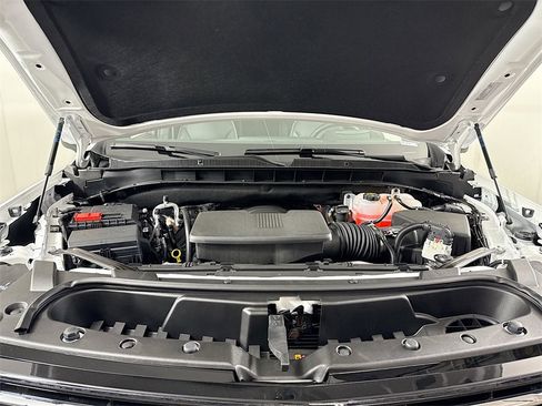 New 2025 Chevrolet Suburban Premier image 27