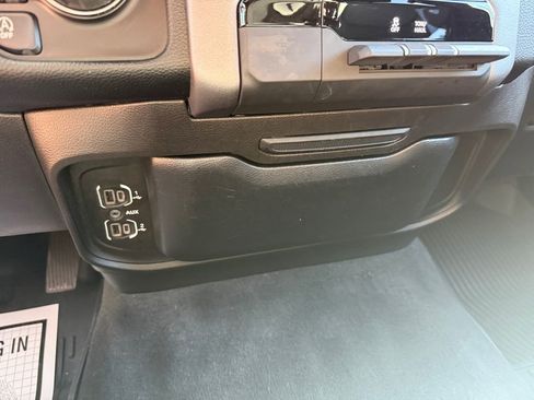 Used 2022 RAM 1500 Big Horn AWD/4WD image 27