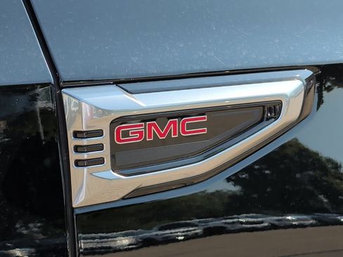 Used 2025 GMC Yukon XL Denali AWD/4WD image 43