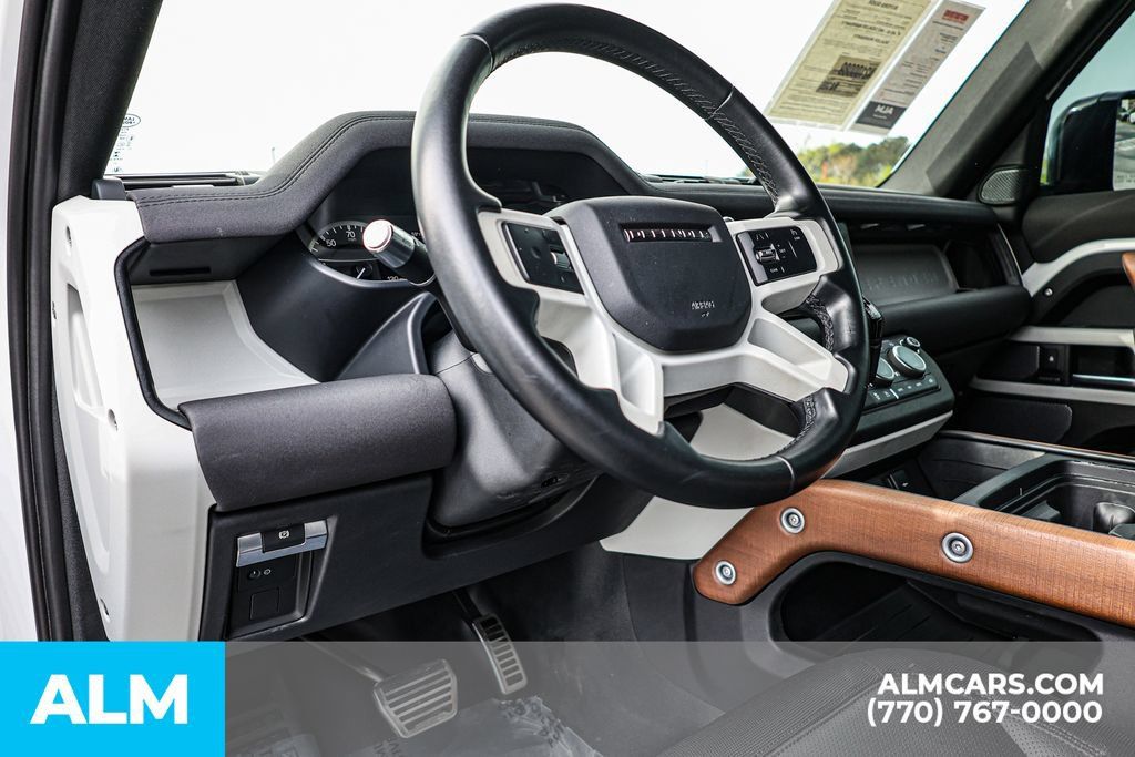 Used 2022 Land Rover Defender 110 X-Dynamic SE AWD/4WD image 24
