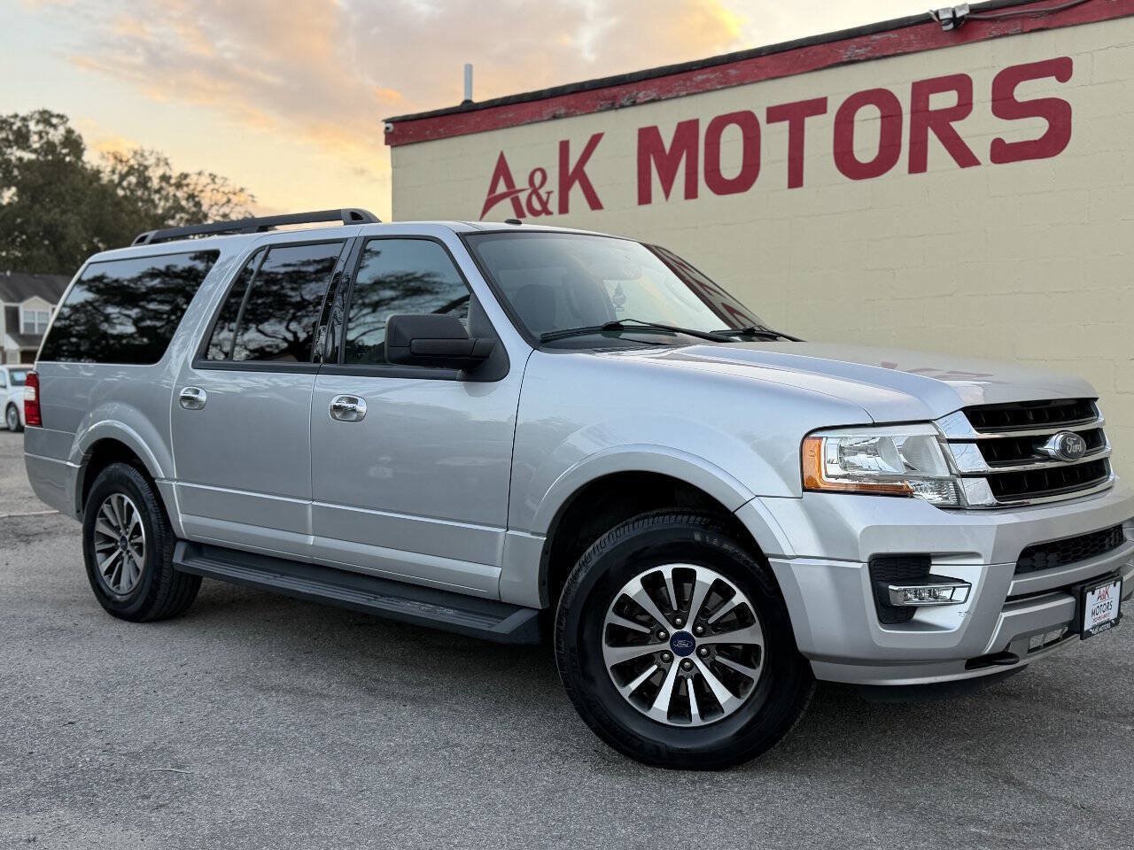 Used 2016 Ford Expedition EL XLT AWD/4WD image 1