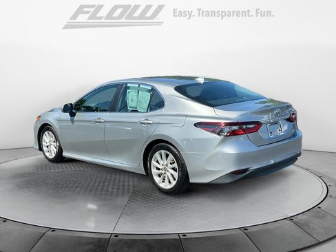Used 2022 Toyota Camry LE w/ Convenience Package FWD image 6