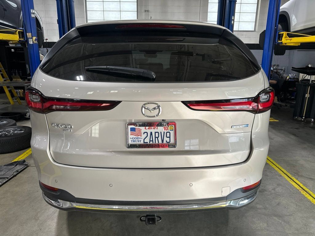 Used 2024 MAZDA CX-90 Plug-In Hybrid w/ Premium Pkg AWD/4WD image 4