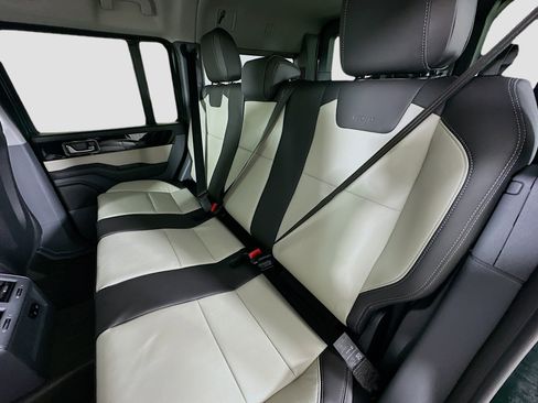 New 2025 INEOS Grenadier Fieldmaster Edition AWD/4WD image 37