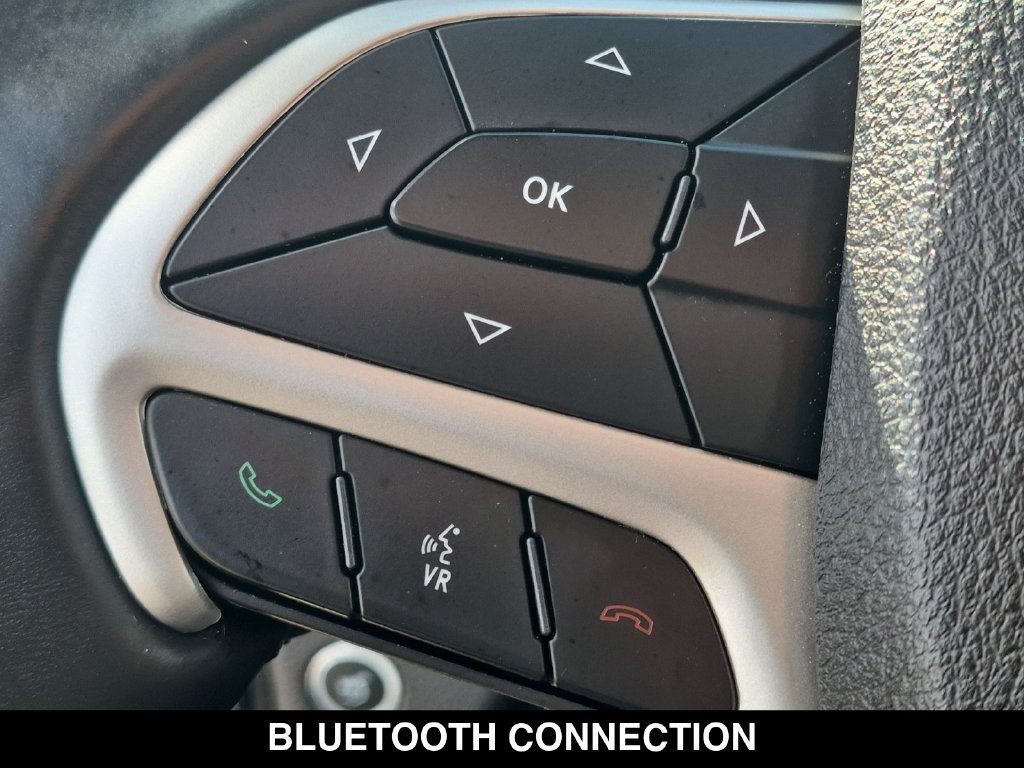 Used 2018 Jeep Cherokee Trailhawk AWD/4WD image 7