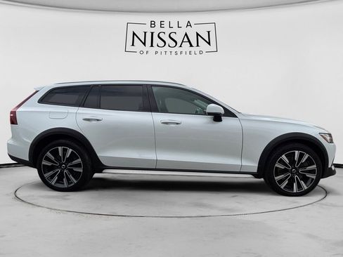 Used 2020 Volvo V60 T5 Cross Country w/ Protection Package Premier AWD/4WD image 6