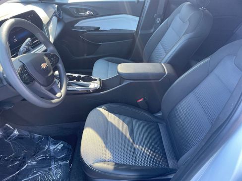 Used 2025 Chevrolet Trax LT image 23