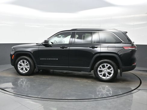 Used 2023 Jeep Grand Cherokee Limited w/ MOPAR Finishing Package image 3