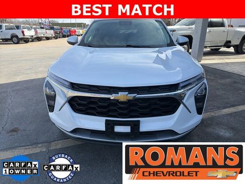 Used 2025 Chevrolet Trax LT image 8