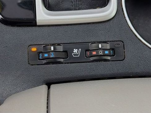 Used 2015 Toyota Highlander Limited Platinum AWD/4WD image 22