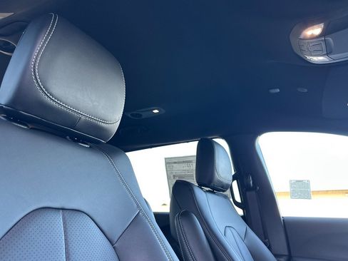 New 2026 Chrysler Voyager LX image 18