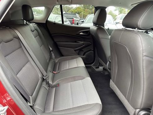 Used 2024 Chevrolet Trax LT image 19