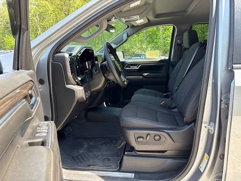 Used 2024 Chevrolet Silverado 1500 LT w/ Z71 Off-Road Package AWD/4WD image 26