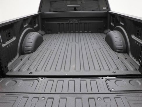 Used 2025 Ford F250 Platinum w/ Platinum Plus Package image 11