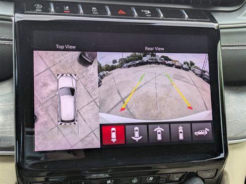 Used 2024 Jeep Grand Cherokee Limited w/ Luxury Tech Group II image 22