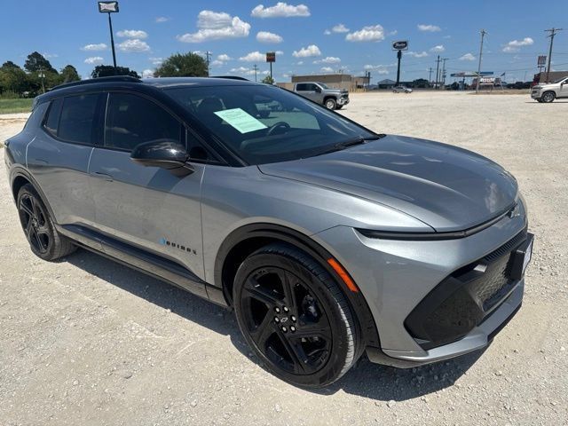Used 2024 Chevrolet Equinox EV RS FWD image 8